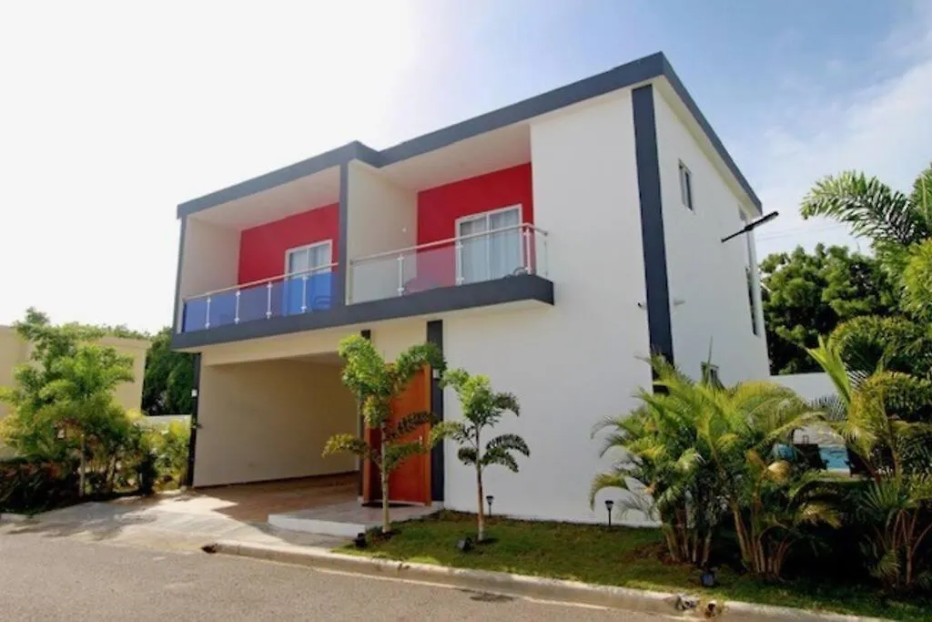 Beautiful Villa In Villasdelmarpopii Puerto Plata